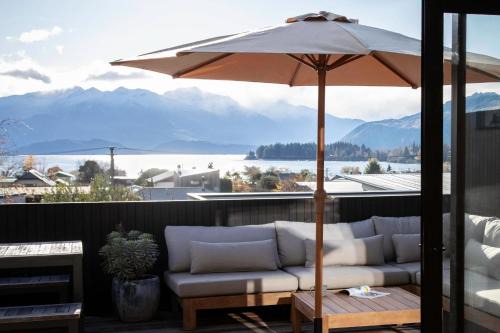 Wanaka House | Great Lake View, Very Central, Modern Wanaka House, 3 En-suites