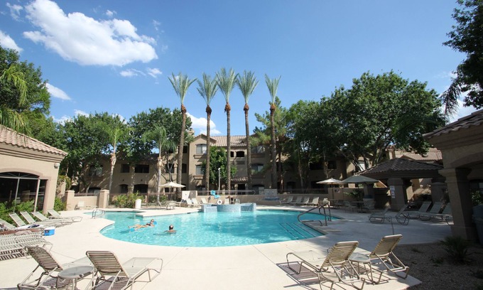 North Scottsdale Condo | Great Location in North Scottsdale w/tons of amenities!