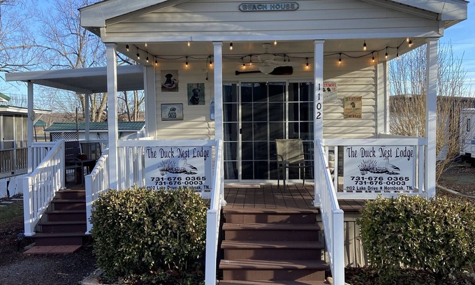 Hornbeak Cabin | Great location just across the street from Reelfoot Lake close to boat ramps