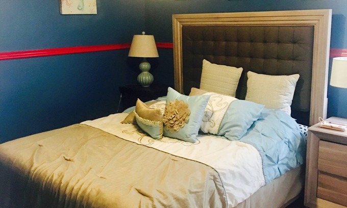 Davie House | Great room near NSU in a safe & quiet community