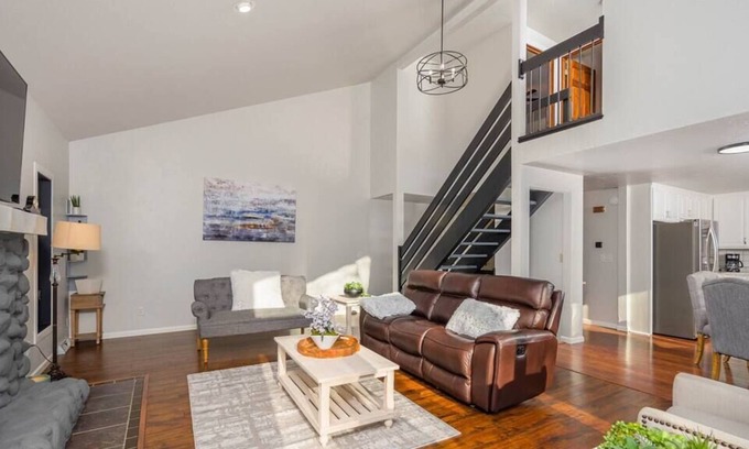 Green Bay House | ๐ฎ๐๐๐๐ ๐ฉ๐๐ ๐ถ๐๐๐๐ Sleeps 8