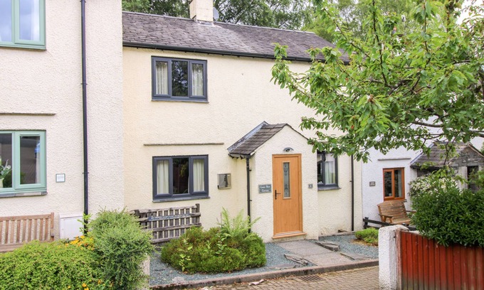 Coniston Cottage | Green Beck Cottage Coniston - a cottage that sleeps 5 guests in 3 bedrooms