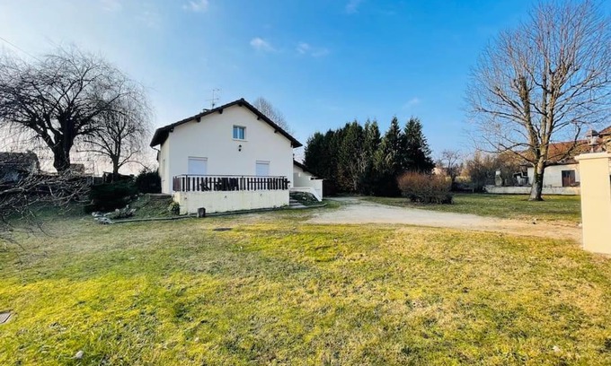 Vezeronce-Curtin Villa | Green Gables- Old Charm
