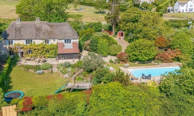 Beer House | Greenhill Cottage | Sea Views & Thatched Charm