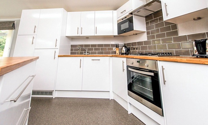 Carnforth Ski Chalet | Gressingham 50 is a beautiful lodge in a fantastic location.