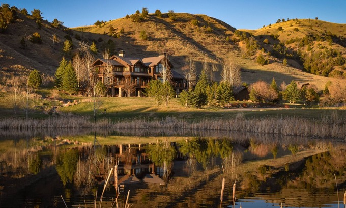 Three Forks Cabin | Grey Cliffs Ranch