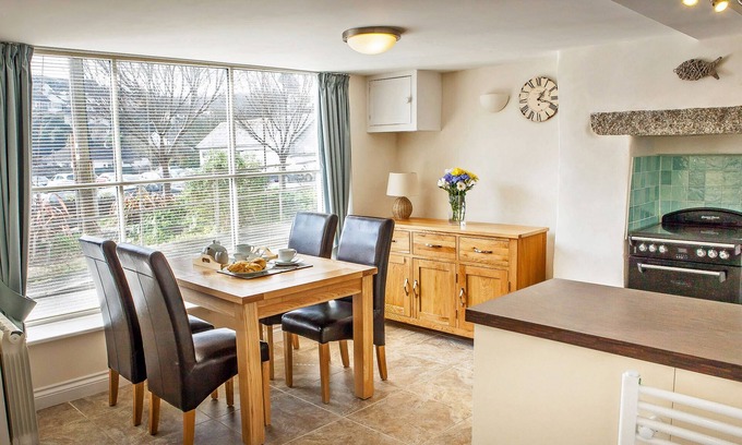 Mevagissey Apartment | Ground floor apartment - ideal for people who prefer not to climb stairs