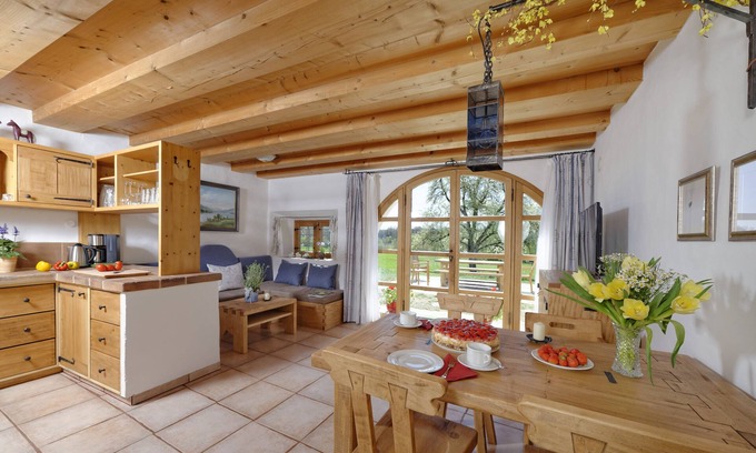 Meisham Apartment | Ground floor apartment with terrace near Lake Chiemsee