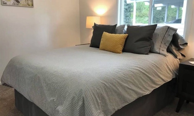 North Star Apartment | Ground Floor End Unit in Midtown Anchorage