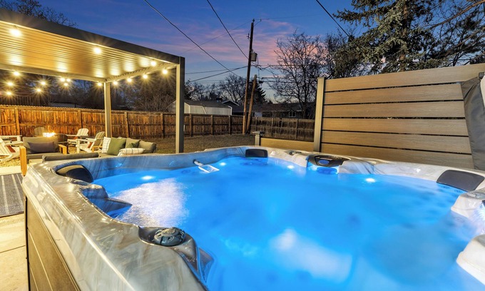Arvada House | Group Getaway HotTub FirePit ~20min to Denver!
