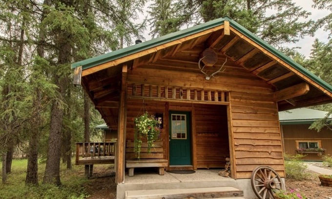 Eureka Cabin | Guest Cabin with catch and release fishing on site!
