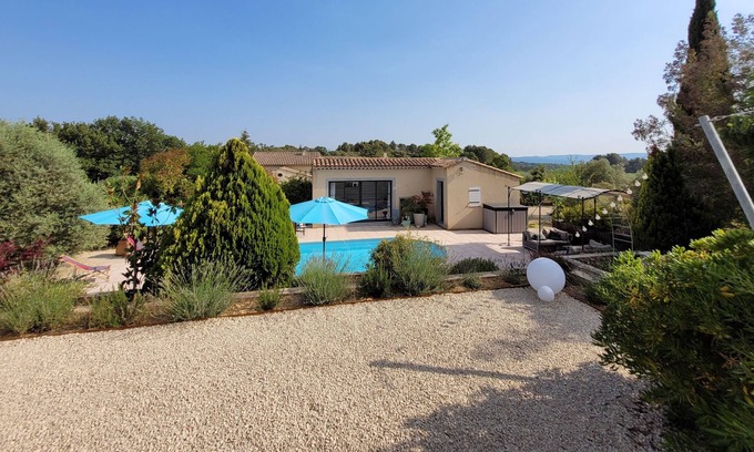 La Bastidonne House | GUEST HOUSE BETWEEN AIX EN PROVENCE AND LUBERON