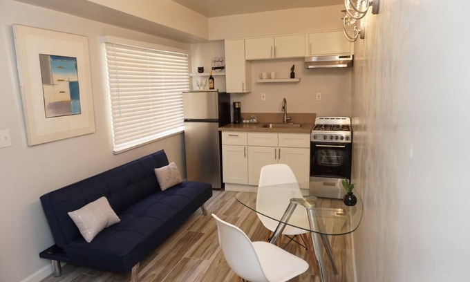 Burbank Apartment | Guest house in a very nice quiet neighborhood