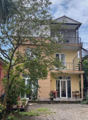 Khelvachauri House | Guest House Leon