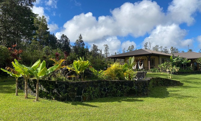 Orchidlands Estates Cottage | Guest House on gorgeous tropical private 3 acre estate perfect central location.