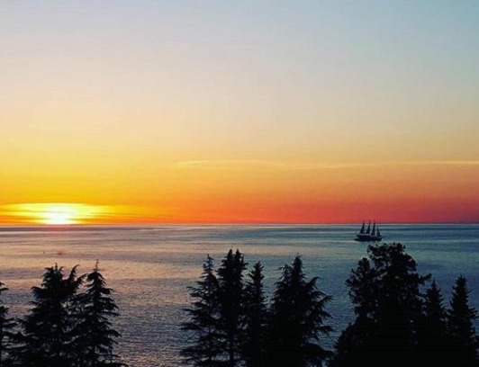 Makhinjauri House | Guest House Sunset