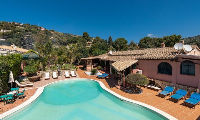 Torre delle Stelle House | Guest House Villa Verde - Short Term Room Rentals