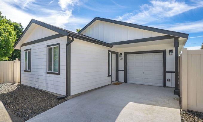 Veradale House | Guest House with private entry and driveway. Pet Friendly!