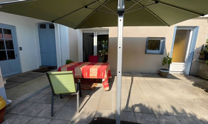 Neuvic Bed & Breakfast | Guest Room - La Bonbonnière