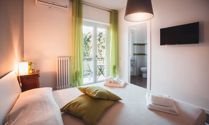 Civitavecchia Bed & Breakfast | GuestHouse Colors - Verde Marino(Deluxe con Balcone)