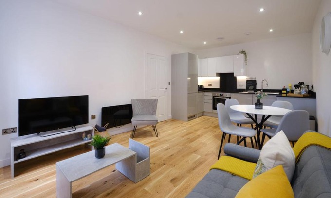 Birmingham City Centre Apartment | GuestReady - A modern gem next to City Centre