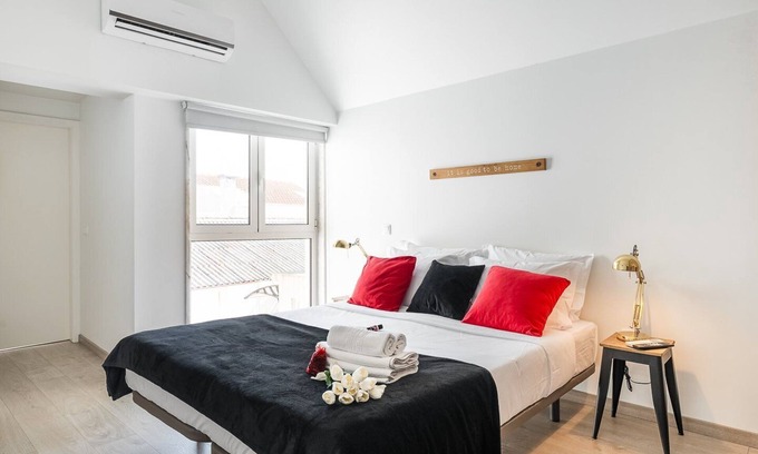 Aveiro Apartment | GuestReady - Ria Reflection Studio 2