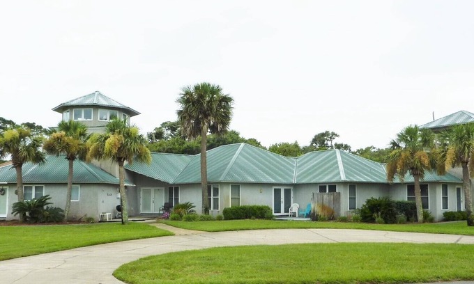 Jekyll Island Apartment | GUIDING LIGHT UNIT C - GROUNDFLOOR 2 bedrooms, 2 bathrooms