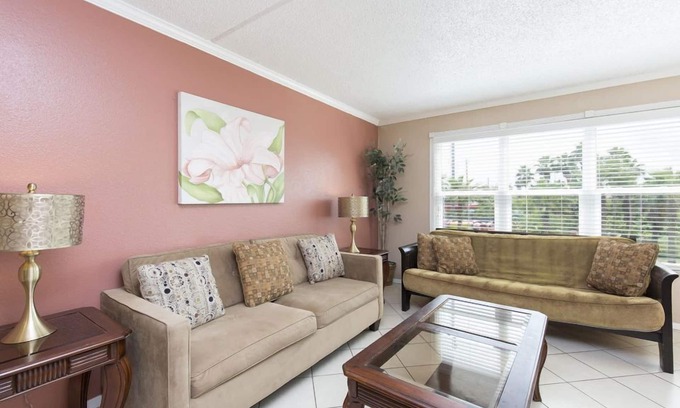South Padre Island Condo | Gulfview II 211 - Modest digs with huge pool,BBQ pits;Near beach