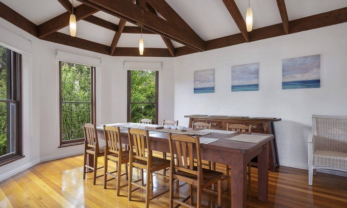 Skenes Creek House | Gunyha - Ocean Views, Walk To Beach