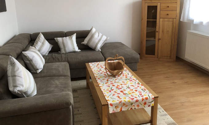 Mitterbach Apartment | Gut Ausgestattete Ferienwohnung Stephan mit Südbalkon in Zentraler Lage