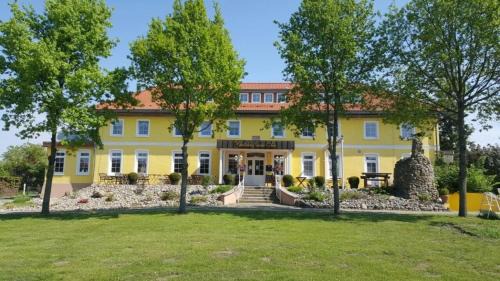 Klein Upahl Apartment | Gutshof-Penthouse-Wohnung- Seeblick