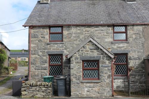 Cwmtirmynach House | Gwynfryn