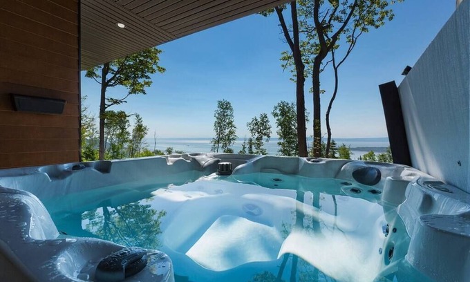 Saint-Joseph-de-la-Rive House | Hôtel à la maison - Villa Ocena, spa et fleuve