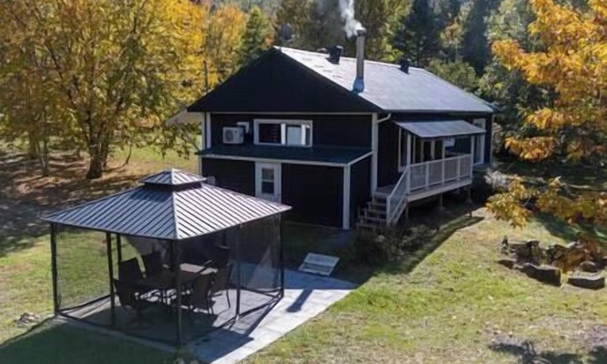 Sainte-Beatrix House | Hôtel à la maison - Eau petit lac