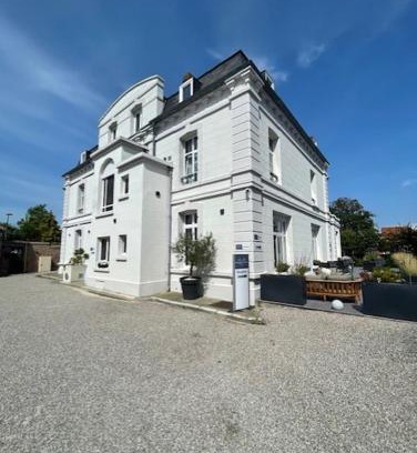 Saint-Valery-sur-Somme Hotel | Hôtel Échappée en Baie - Parking privé gratuit dont forfaits bornes électriques réservable