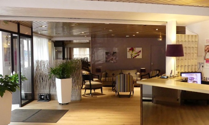 Evreux Hotel | Hôtel de l'Orme, Akena