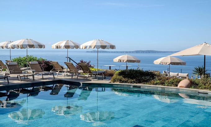 Le Rayol Hotel | Hôtel La Villa Douce