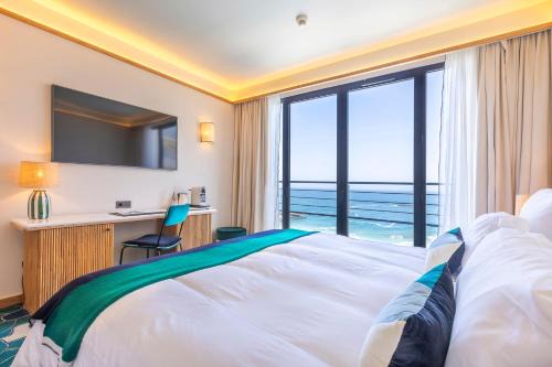 Biarritz City Centre Hotel | Hôtel Le Café de Paris