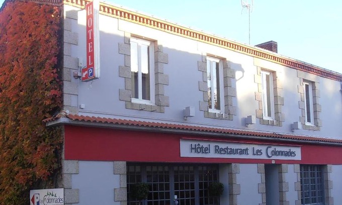 Saint-Fulgent Hotel | Hôtel-restaurant Les Colonnades