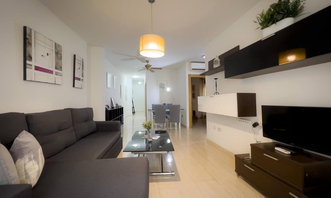 La Goleta Apartment | H2M Huerto Monjas in Old Histori & High Speed WIFI