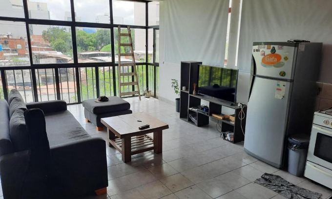 Salta House | Habitación para 4 con baño privado