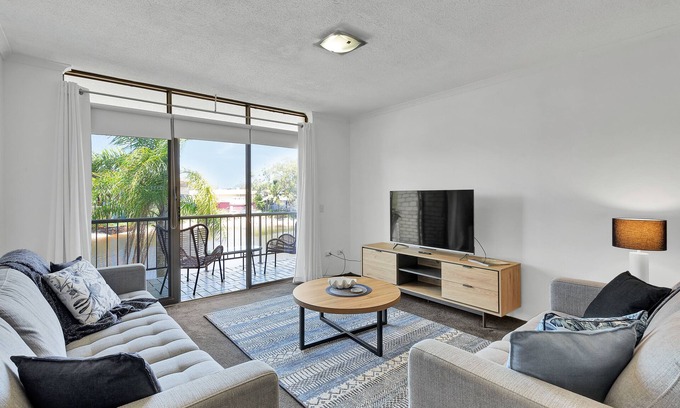 Mooloolaba Apartment | HACIENDA- CANAL VIEWS AND COMFORT