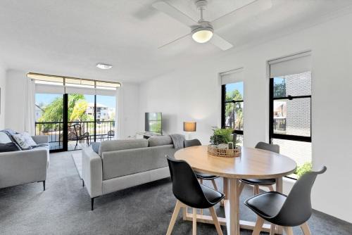 Mooloolaba Apartment | HACIENDA- CANAL VIEWS AND COMFORT