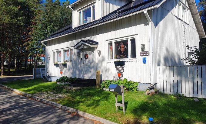 Tornio Apartment | Half a house w/your own door, 60m2