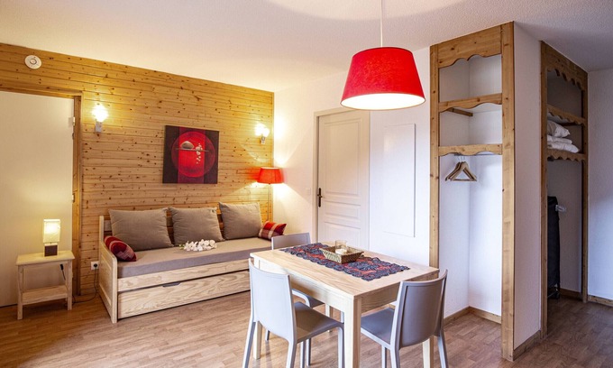 Orelle Apartment | Hameau 6 002 - SPA & PISCINE studio 4 pers.