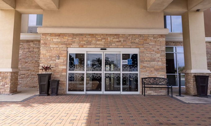 Alice Hotel | Hampton Inn Alice