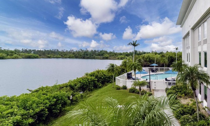 Deep Creek Hotel | Hampton Inn Port Charlotte
