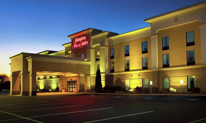 Mill Hall Hotel | Hampton Inn & Suites Lamar
