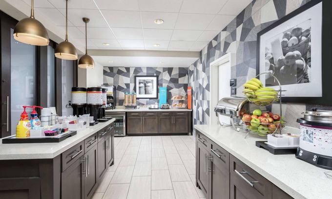 Sparks Hotel | Hampton Inn & Suites Reno/Sparks