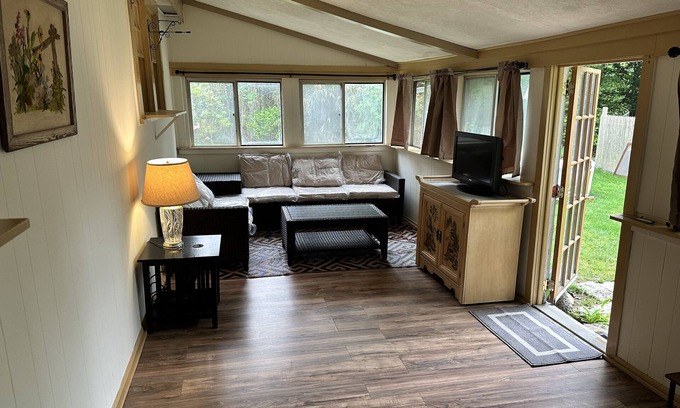 Hampton Bays Cottage | Hamptons cottage, walk to Shinnecock Bay, minutes from ocean beaches and town.
